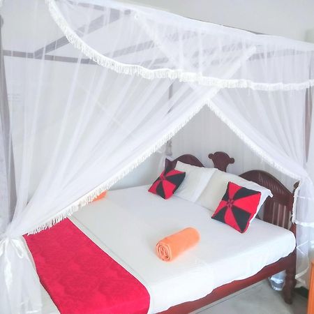 Near Beach Rest Unawatuna Ngoại thất bức ảnh