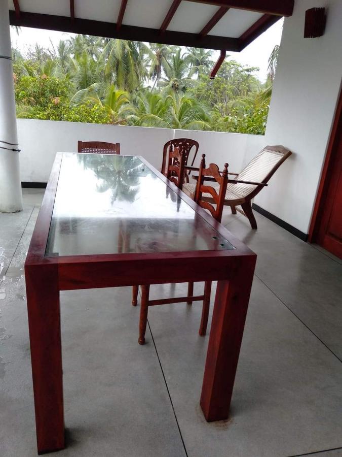 Near Beach Rest Unawatuna Ngoại thất bức ảnh