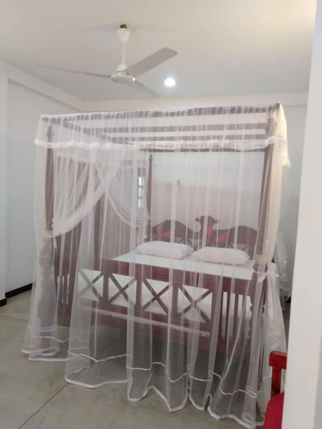 Near Beach Rest Unawatuna Ngoại thất bức ảnh
