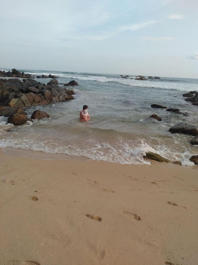 Near Beach Rest Unawatuna Ngoại thất bức ảnh